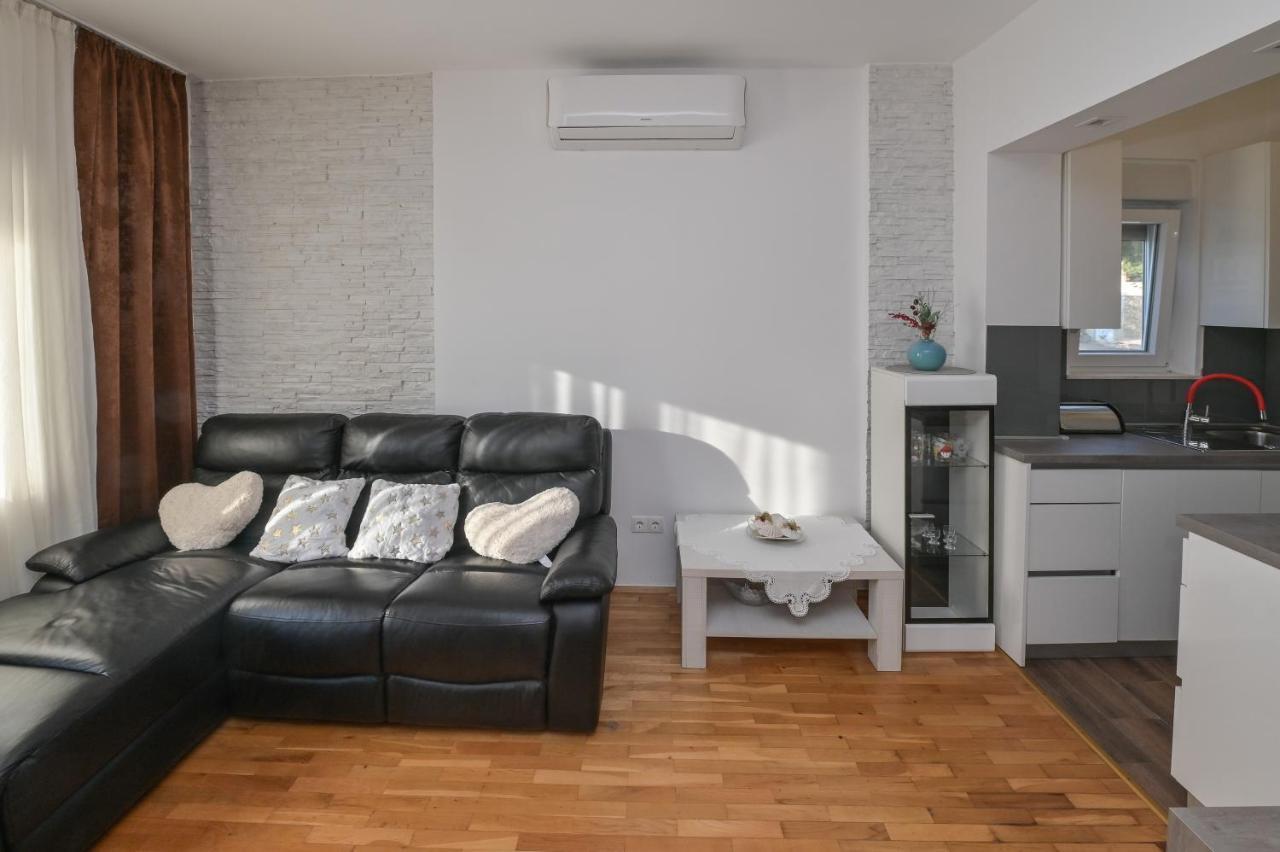 Apartment Center Ana ノヴァリャ エクステリア 写真