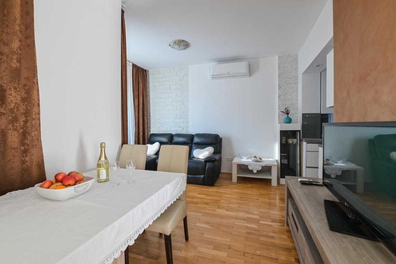 Apartment Center Ana ノヴァリャ エクステリア 写真
