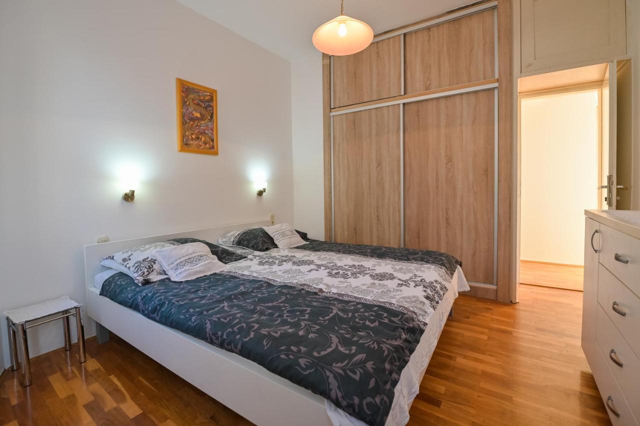 Apartment Center Ana ノヴァリャ エクステリア 写真